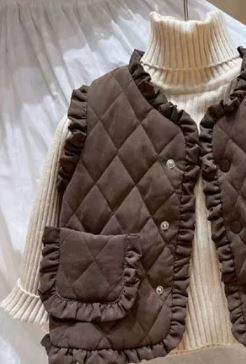 Frill Gilet